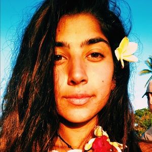 Meet your Posher, Henna